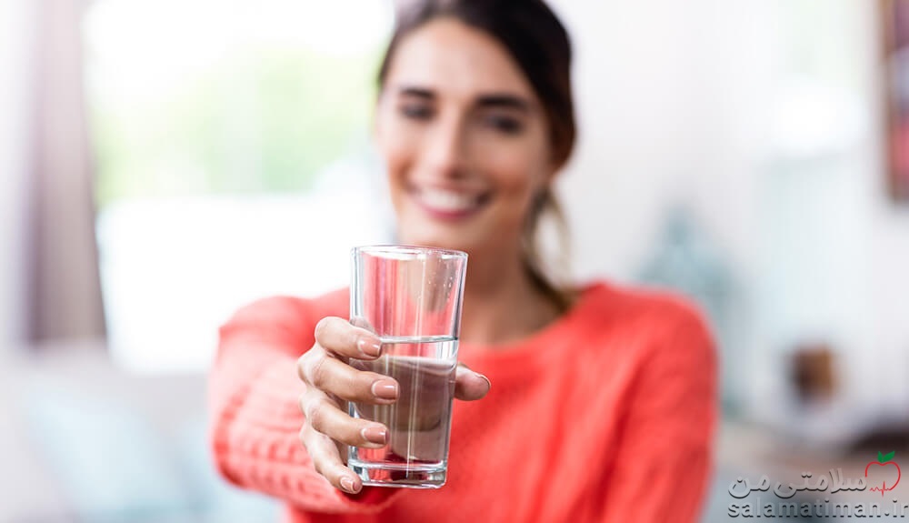 آیا نوشیدن آب در اول صبح برای بدن مفید است؟