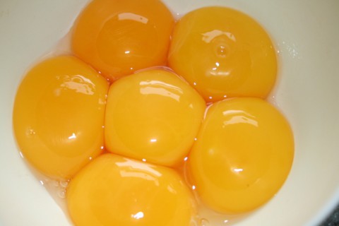 زرده تخم مرغ و چربی اشباع